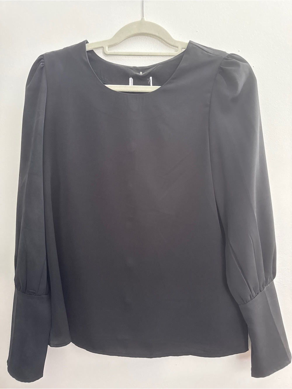Private Label Black Puff-Sleeve Blouse
